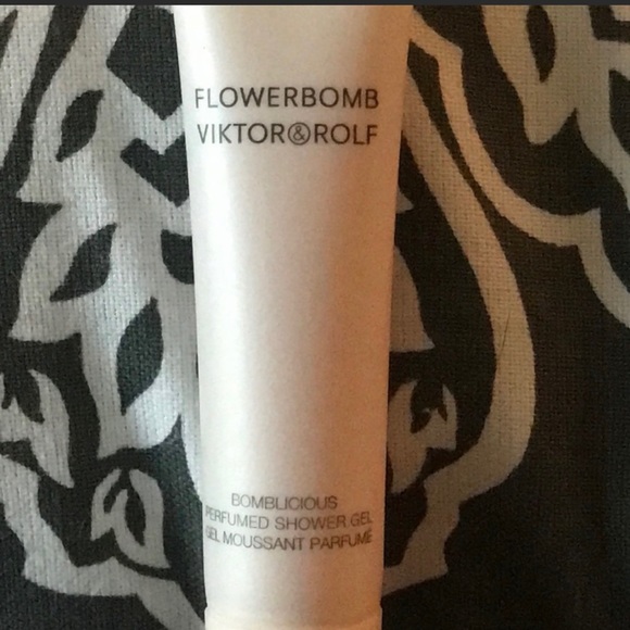 Viktor & Rolf flower bomb NIB - Picture 6 of 9
